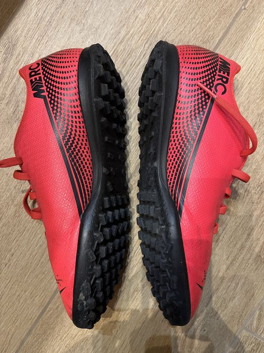 Buty piłkarskie turfy Nike 39