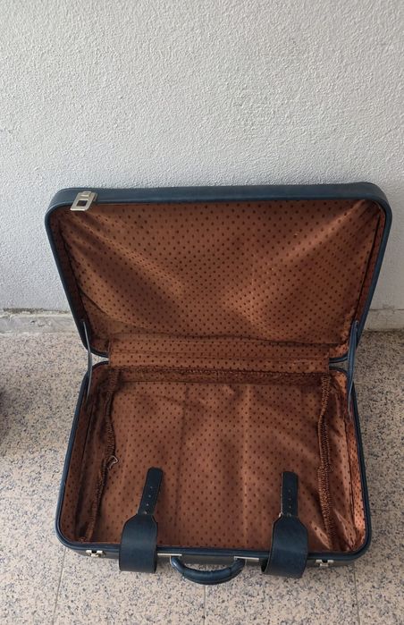 Malas Antigas para pequeno restauro  ver nas fotos