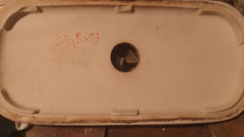 Pokrywy  spłuczki 38 18 37 16 12 i 35,5 spłuczki na 17