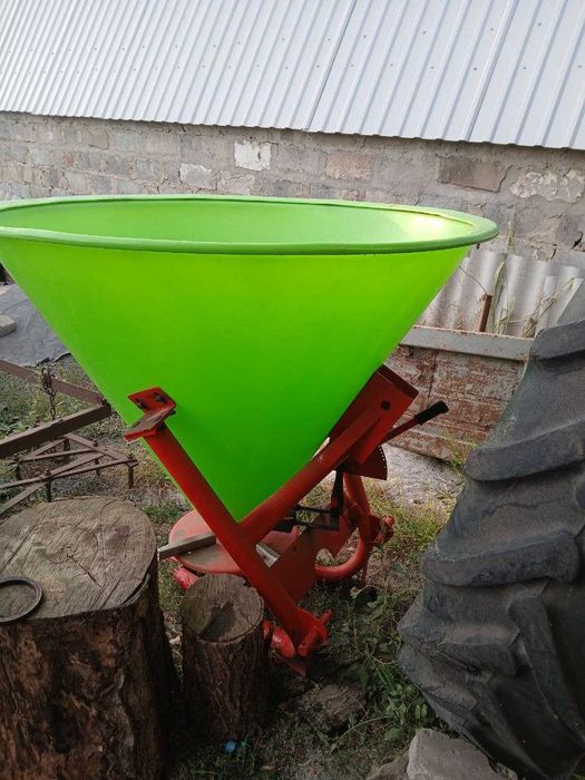 разбрасыватель минеральных удобрений (РУМ)