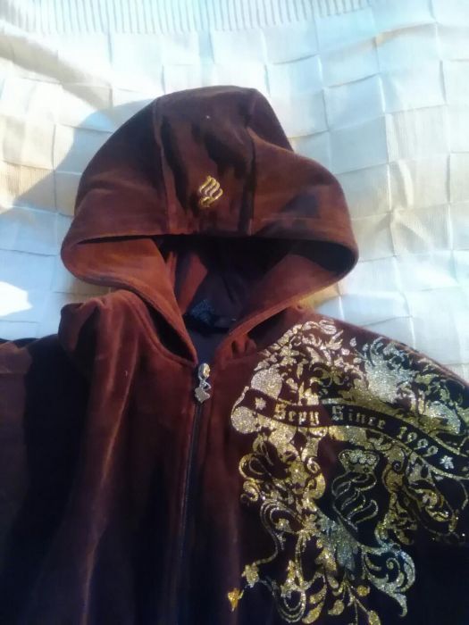 bluza z kapturem ze złotymi wzorami