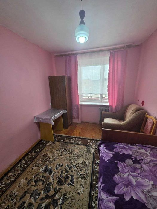 Продаж 4 кімнатної квартири вул Паньківського (район Мазепи )