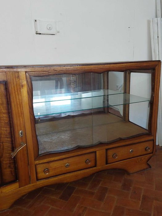 Doação: móveis de sala e mesa