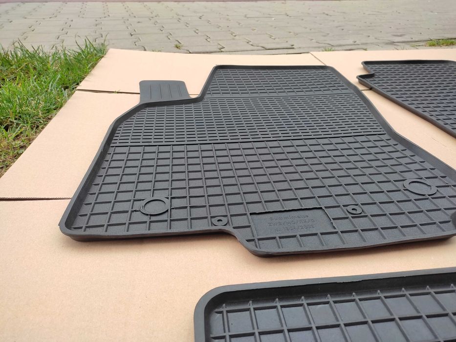 NOWE Dywaniki gumowe FORD MONDEO MK IV od 2007r dopasowane korytka