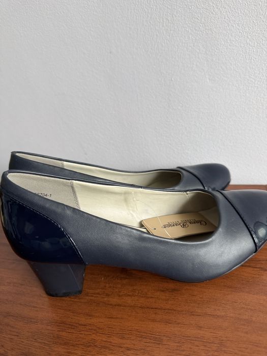 Nowe buty na obcasie, granat, roz 38