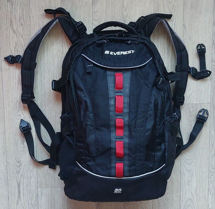 Рюкзак б/у универсальный EVEREST 30L, c дождевиком (Sweden)