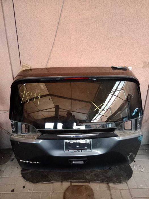 Klapa bagażnika Chrysler Pacifica 16-21r różne kolory