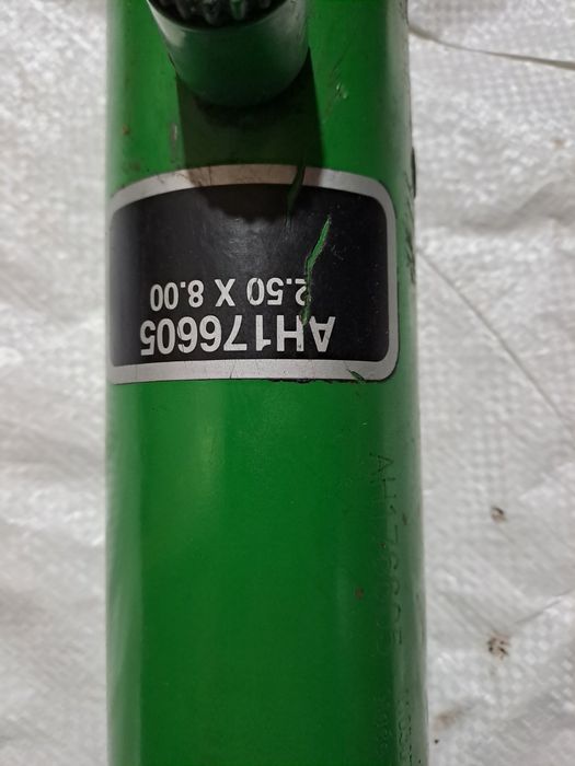 Гідроциліндр АН 176605