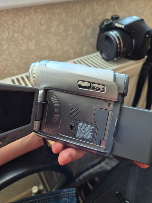 Відеокамера jvc800x