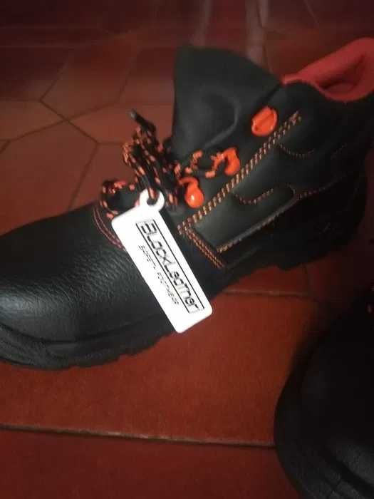 PROMOCAO Safety Boots Footwear Black Leather size (41) Botas segurança pretas41