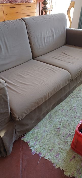 Sofá 2/3 lugares com capas descartáveis