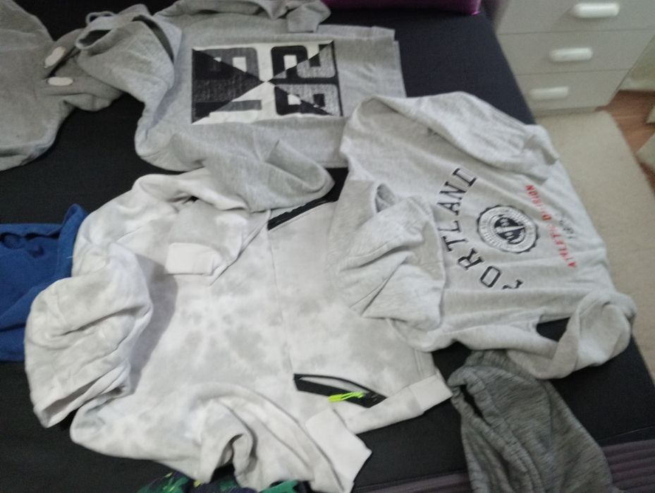 Swets com e sem capuz.quentinhas em bom estado geral