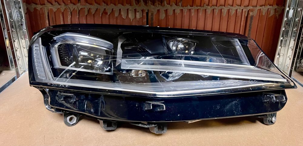 Volkswagen transporter t7 full led prawa lampa reflektor