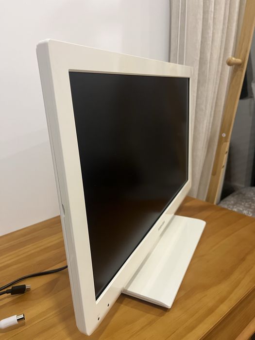 TV Toshiba 22” (22EL834G) – para peças ou reparação