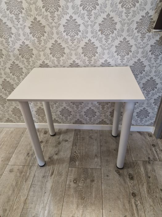 Maly stolik 50x80 nowy