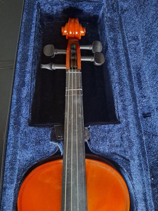 Violino 3/4 PRIMO – Afinado, com estojo, arco e resina