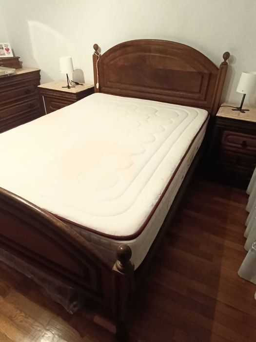 Conjunto de quarto completo ou peças separadas - Madeira maciça