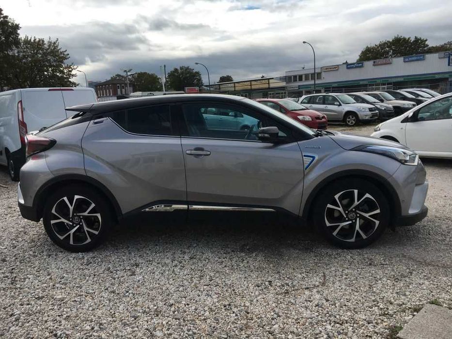 Бампер TOYOTA CH-R X10 запчастини розборка шрот Тойота цн-р х10