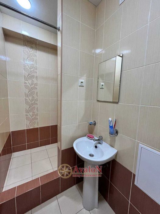 Продам 2-комнатную квартиру с ремонтом, мебелью, бытовой техникой. 42 500 у.е.