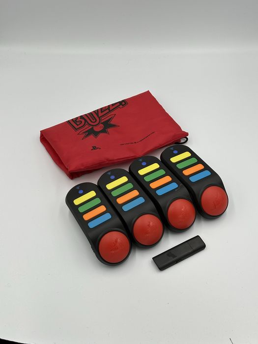 Piloty Buzz! Buzzery Świat Quizów + Dongle USB + Worek - PS3