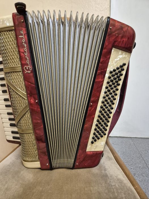 Akordeony Barcarolla 80b