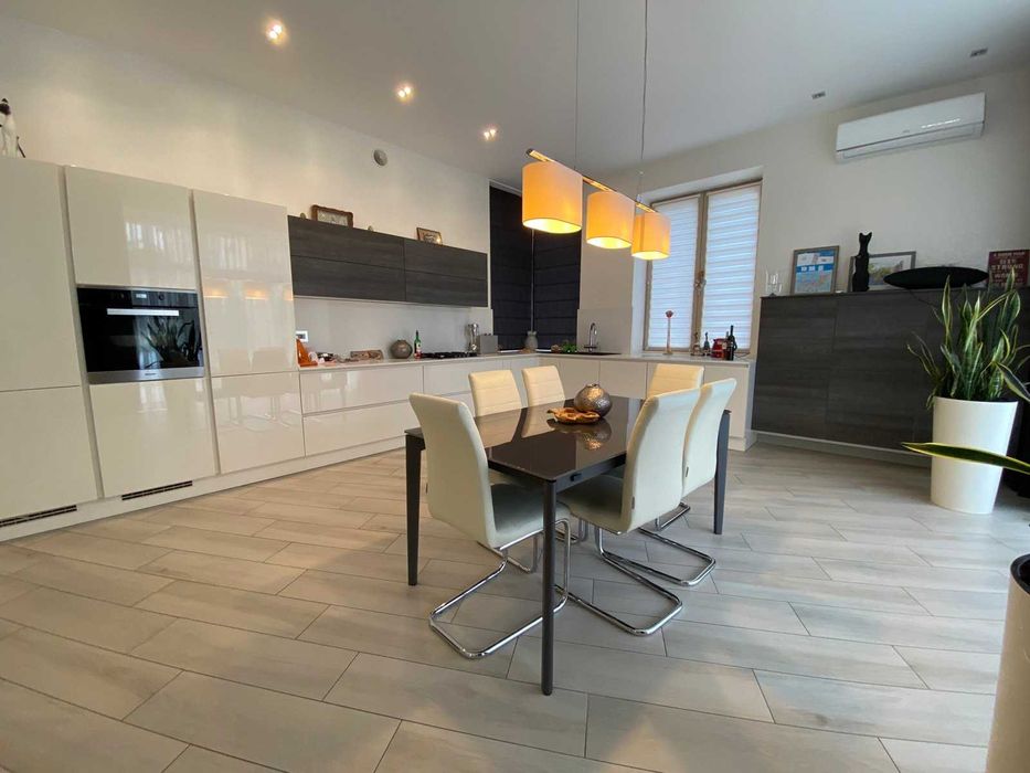 Шикарный дом с бассейном на Совиньоне