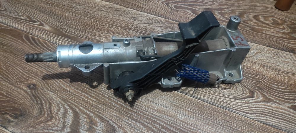 Рульова колонка на Volvo 440