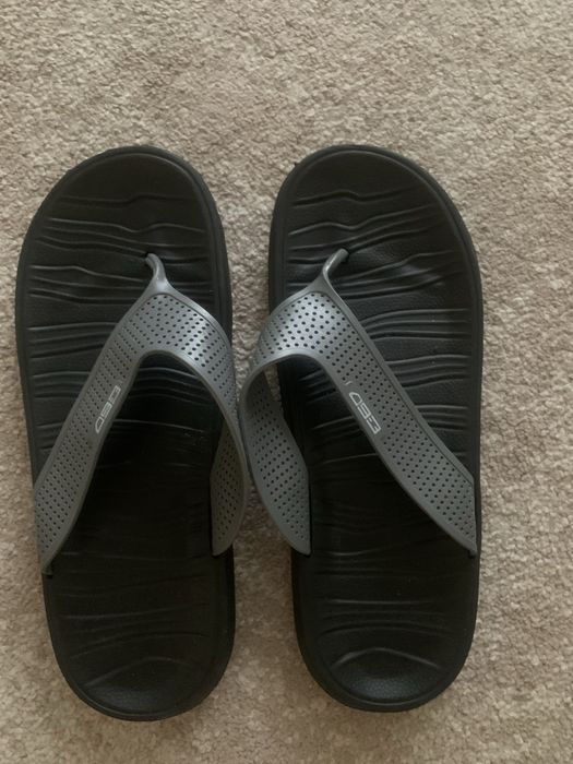 Продам чоловічі шльопаці.