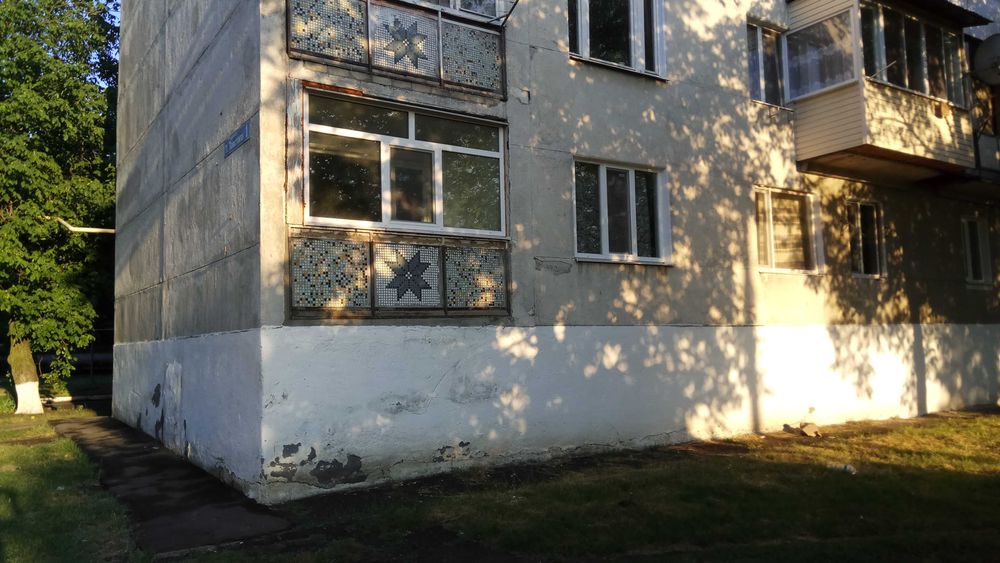 4-х кімнатна квартира під житло або комерцію + гараж (район Черемушки)