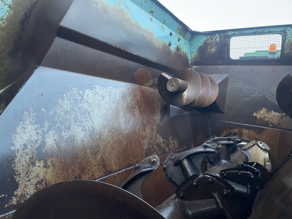 Продам кормозмішувач Walker Storti Labrador 9 m3