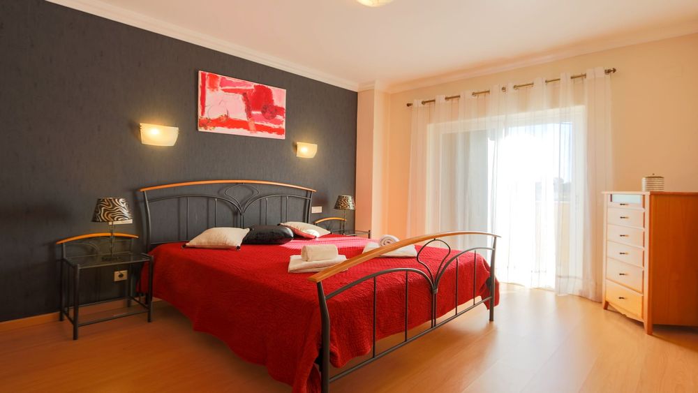 Vivenda V5 c/Piscina p/Férias. Albufeira-Algarve.