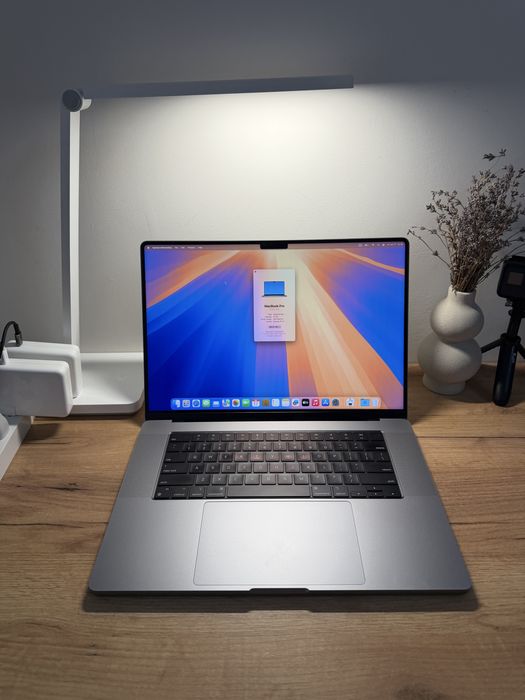 MacBook Pro 16 2021 M1 Max 32 GPU 32Gb RAM 1TB SSD 91%
