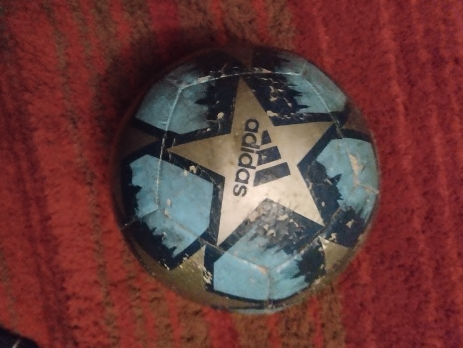 Футбольний м'яч Адідас ucl size 5