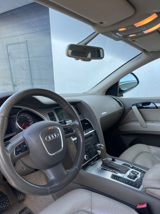 Audi Q7 em ótimo estado