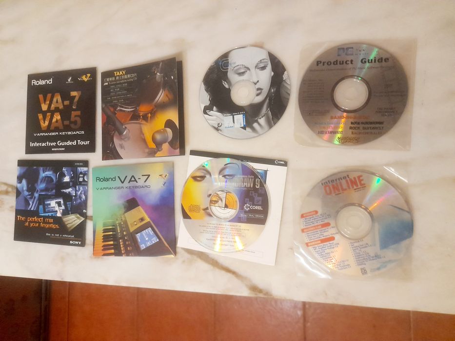 Conjunto de Cds Rom Informática/Roland/Outros