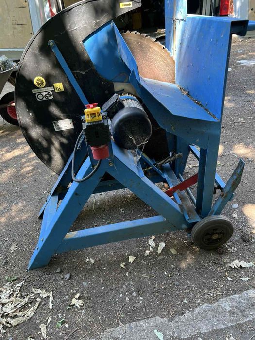 станціі для прибирання , обігрівач, дроворіз