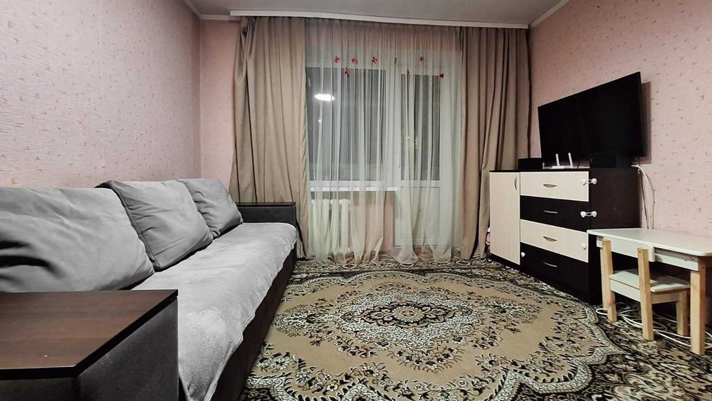 Продам однокімнатну квартиру по вул.Князя Острозького, 8.