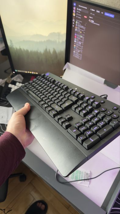 Продам клавиатуру