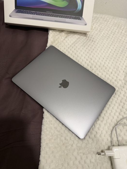Macbook pro 13” 2020 M1 16 GB 256GB SSD GPU-8-core Cinzento Cideral