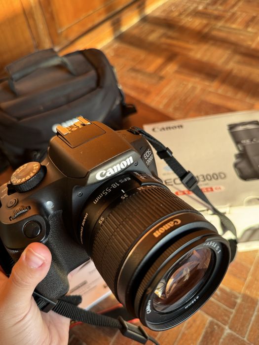 Máquina Fotográfica Reflex Canon EOS 1300D 18-55IS