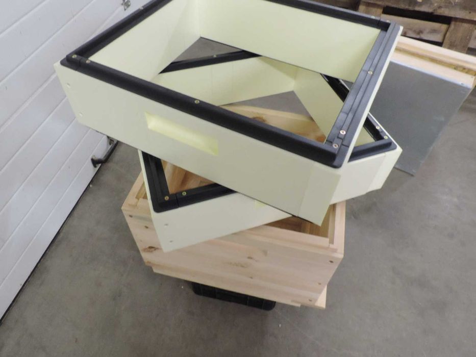 Ul Dadant styrodurowy, kombinowany, pszczoły