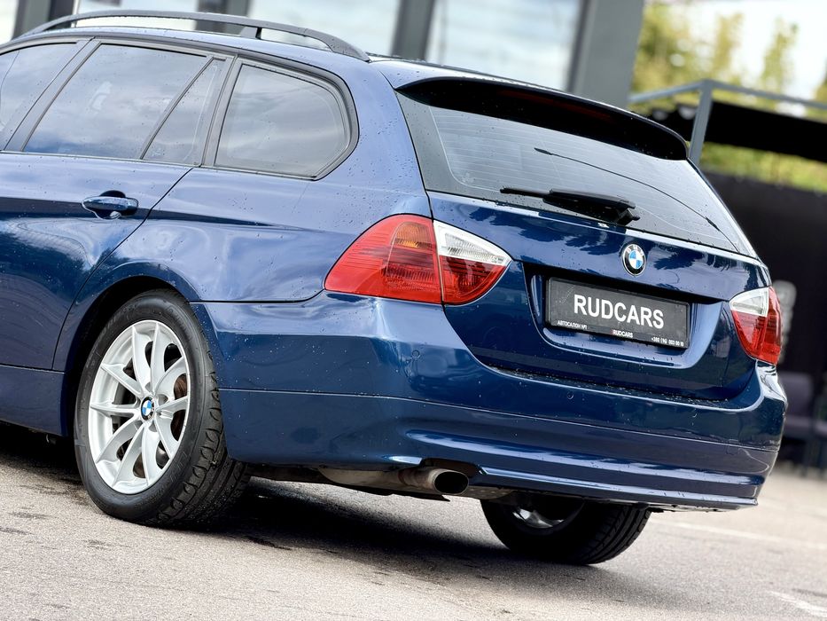 BMW 3 Series 320i