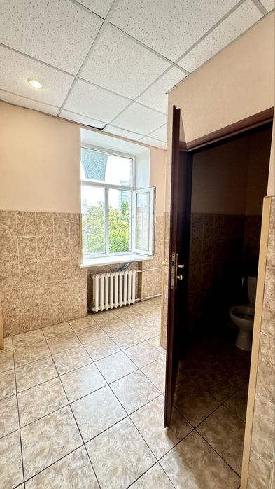 Здам офіс (кімнату) з водою центр вул. В. Мономаха (Московская) ЦУМ