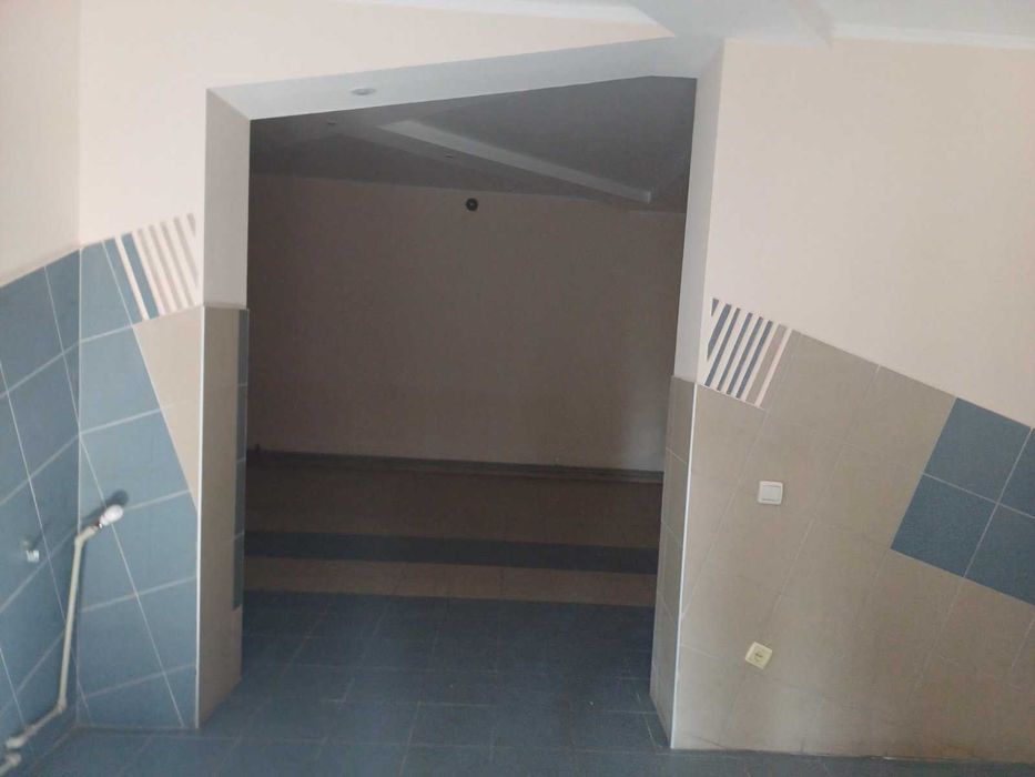 Оренда  торгового приміщення  вул .Шептицького 10а