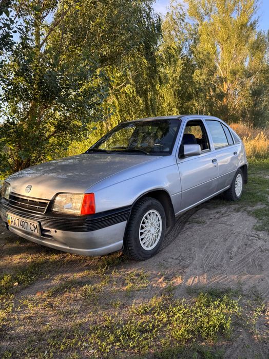 Продаж машини. Опель кадет 1990р