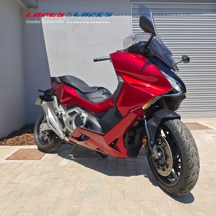 Honda Forza 750