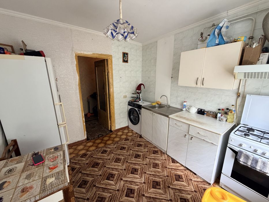 Продаж 3-х кім квартири 2/5 вул Космонавтів