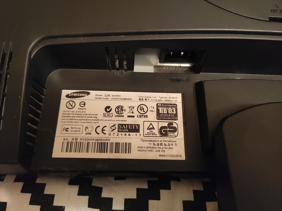 Монитор Самсунг 22