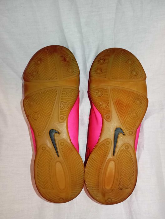 Nike детские бутсы 34 р. 21,5 см. по стельке.