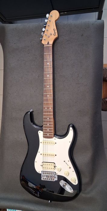 Fender  Squier Bullet Strat HSS